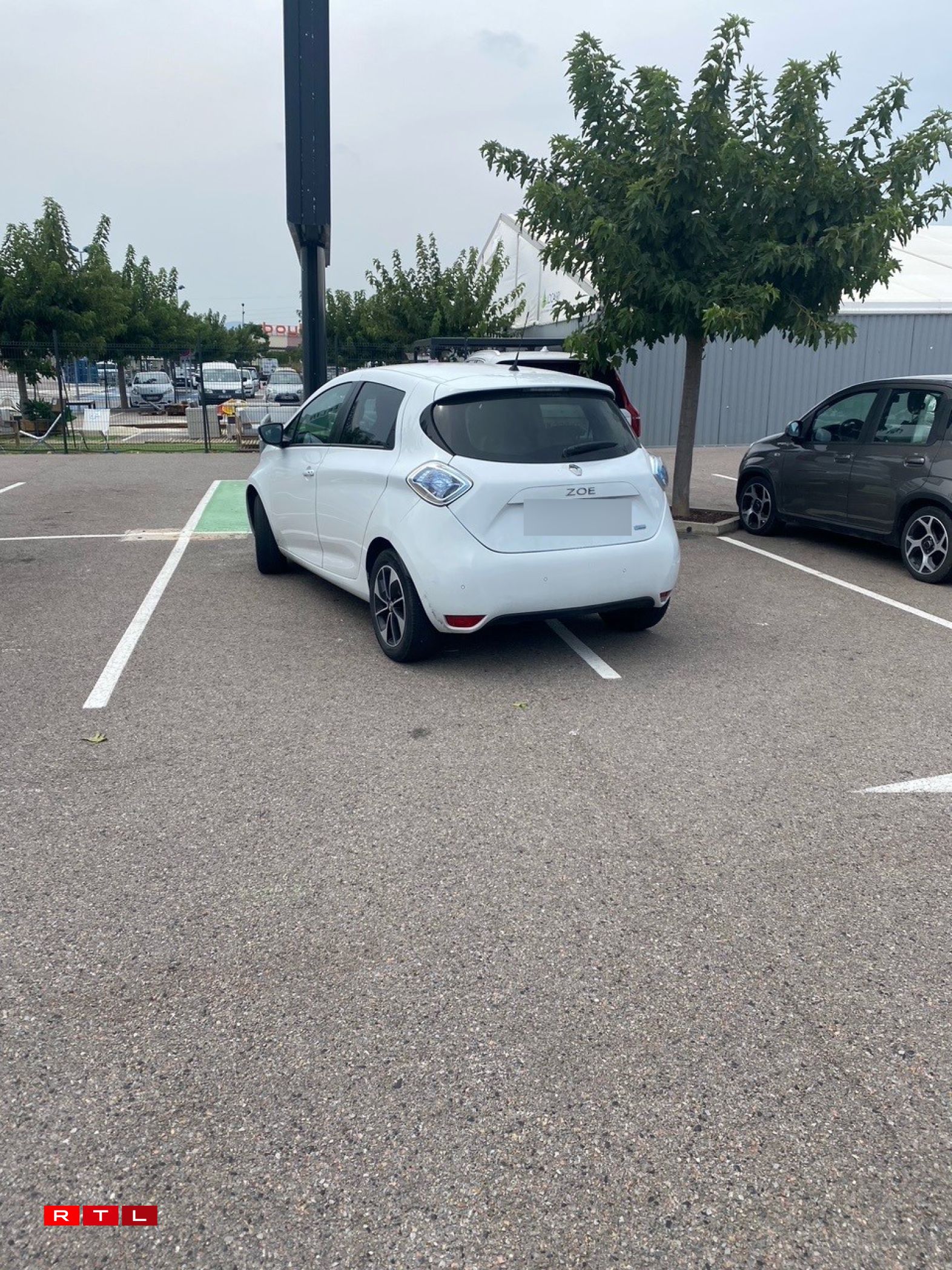 Une photo prise... à Perpignan sur le parking d'un Leroy Merlin le 14 août 2022