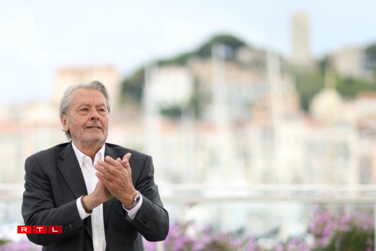 2019 krut den Alain Delon zu Cannes eng Palme d'or fir säi Liewenswierk.