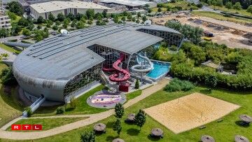 An dat zu Stroossen...