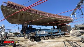 E Samschdeg gouf dee leschten Deel vun der aler Bréck oftransportéiert.