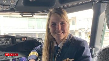 D'Jil Kalmes, Co-Pilotin vun der zweete Luxair-Maschinn, déi Lëtzebuerger am Mäerz 2026 wéinst dem Iran-Krich aus dem Noen Osten zréck an de Grand-Duché bruecht hunn.
