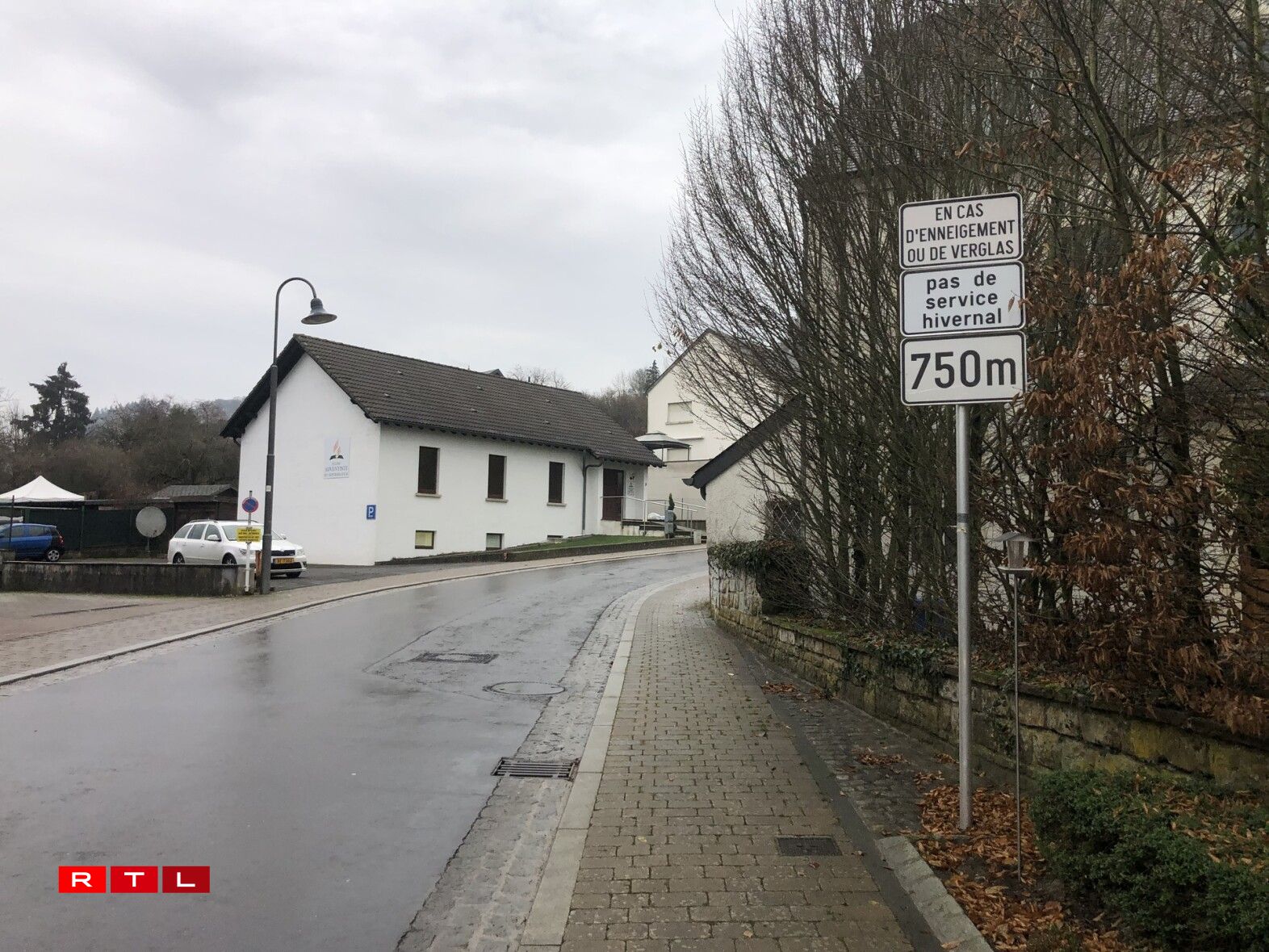Och den CR120 tëscht Rolleng a Schous ass gespaart.