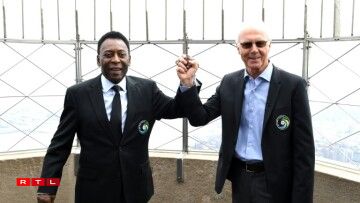 Deux légendes du football, Pelé et Franz Beckenbauer ont suscité l'intérêt pour le football aux États-Unis en rejoignant le New York Cosmos. Photo prise le 17 avril 2015.