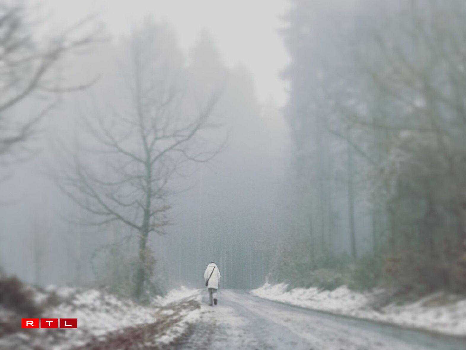 Lonely wanderer or the lady in white?