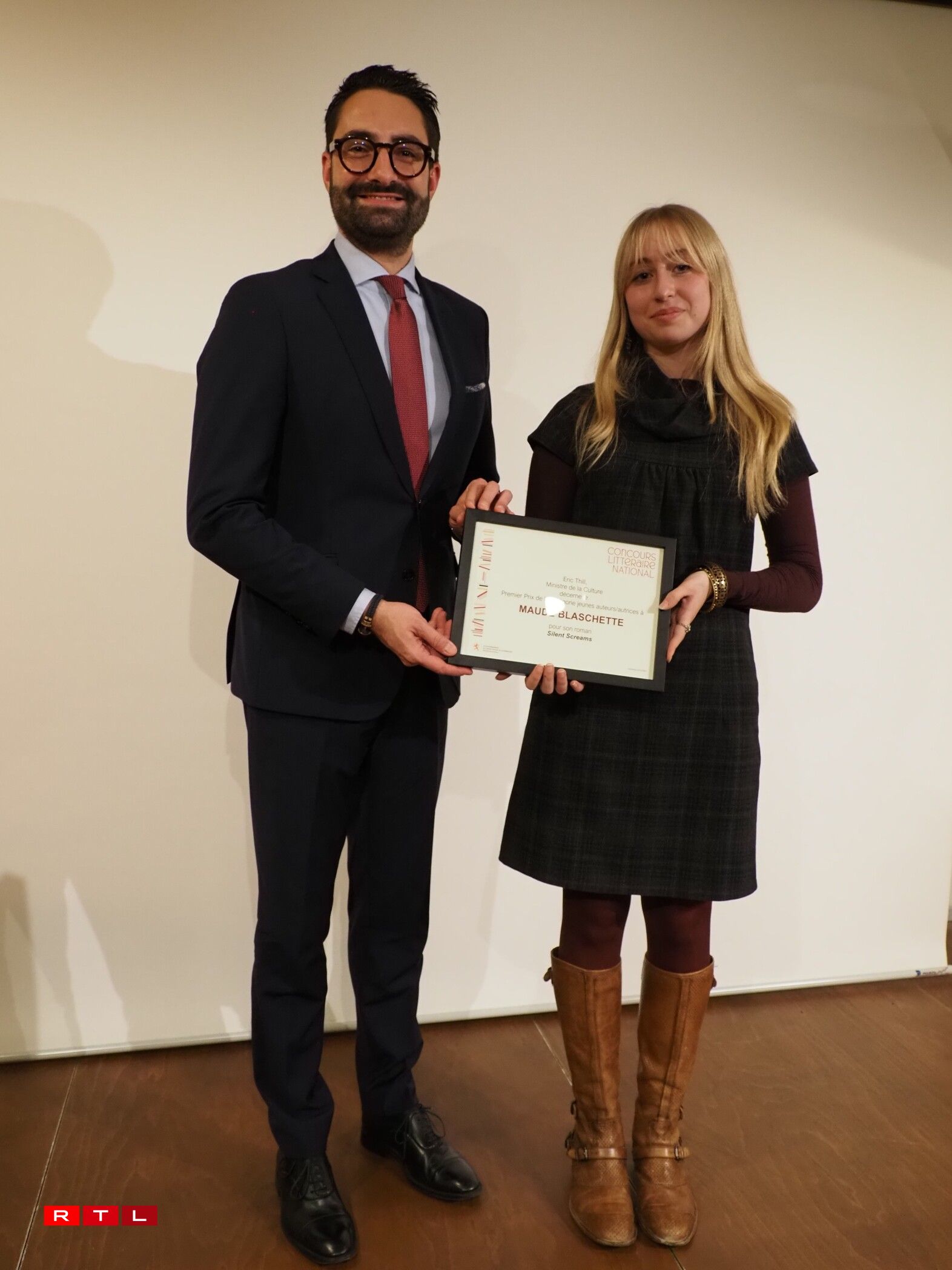 (de g. à dr.) Eric Thill, ministre de la Culture ; Maude Blaschette, autrice