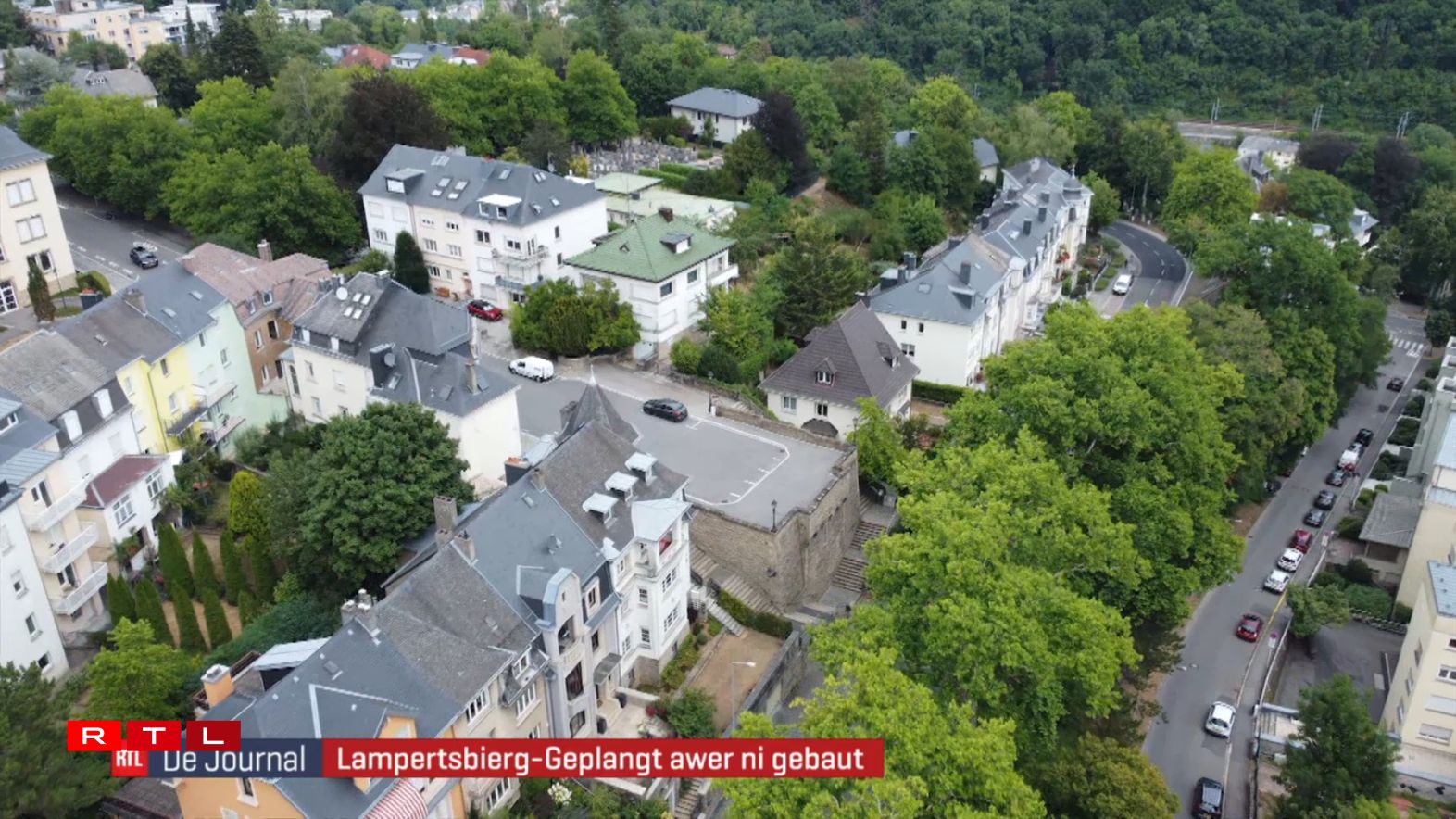 The finished bridge pedestal behind Lycée Robert Schuman.