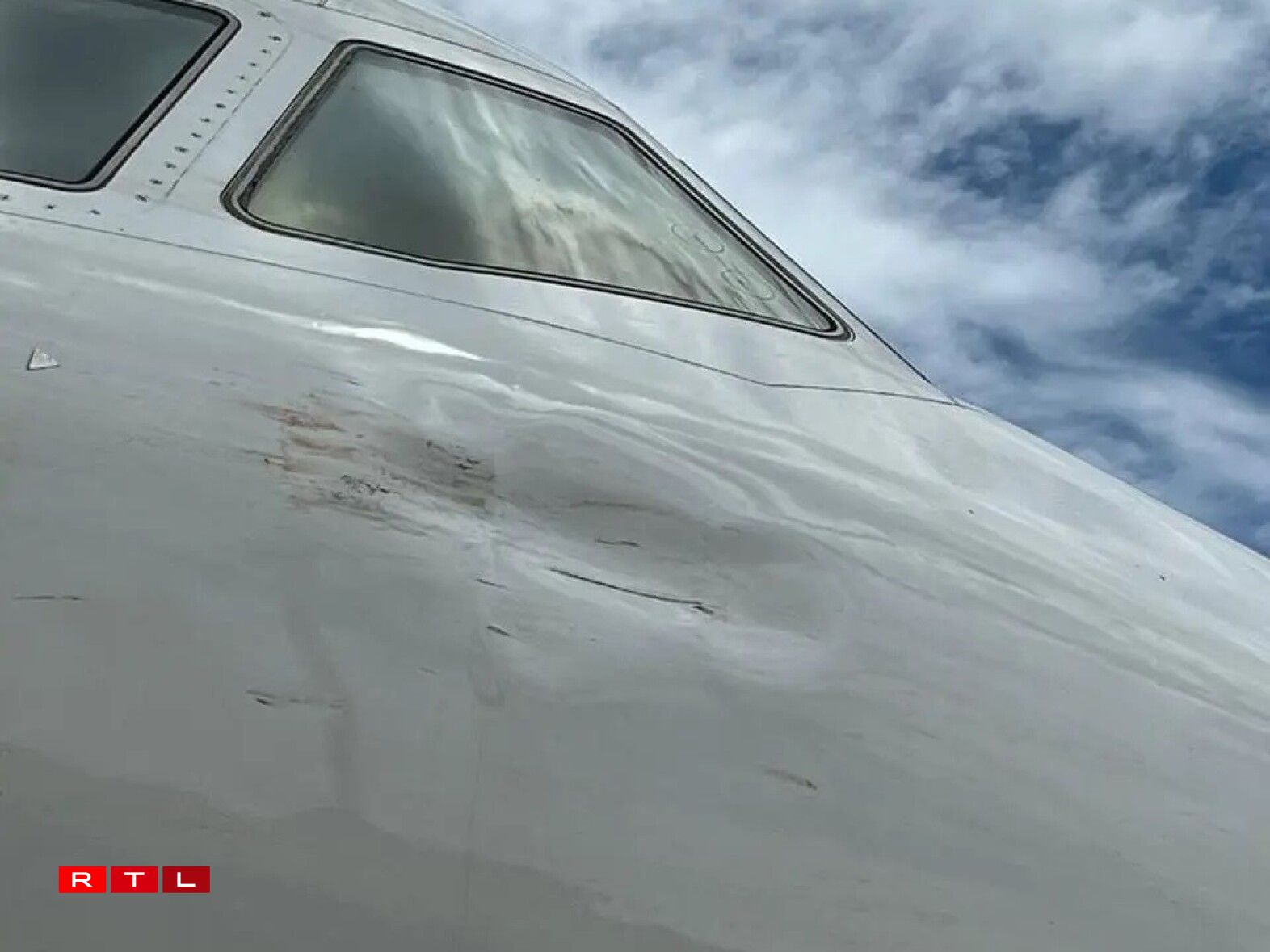 Des illustrations d'impacts d'oiseaux, publié par le PDG de la compagnie Latam Brasil sur son compte Linkedin.