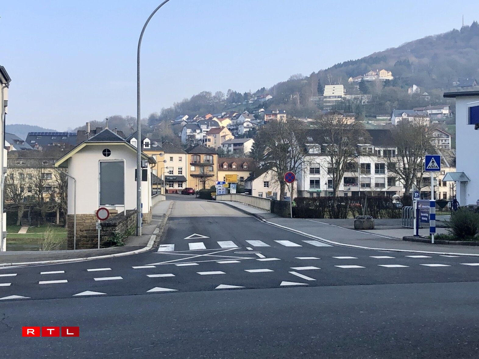 Grenz Bollendorf Pont um Freideg de Moie géint 9.15 Auer
