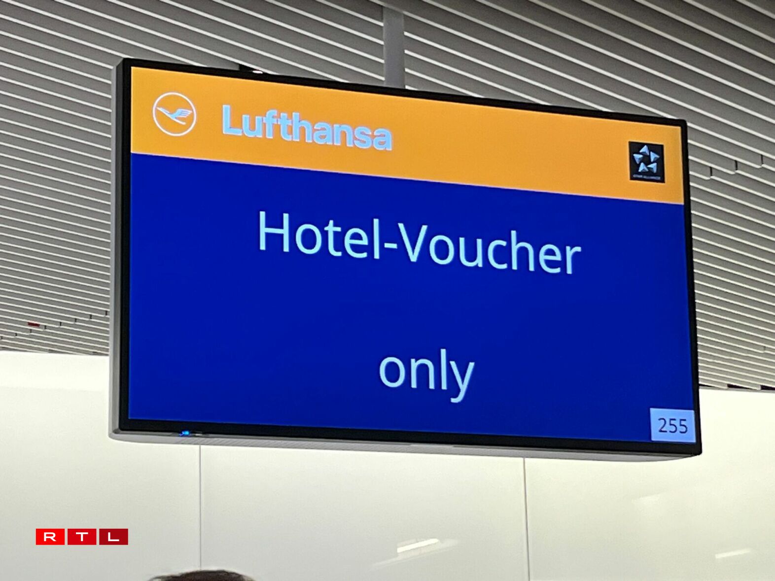 Annulatiounen a Retarden um Fluchhafen zu Frankfurt.