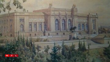 The National Museum with the view from the Petrusse.