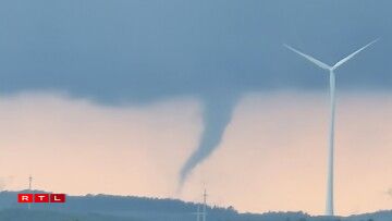 Den Thierry Calderoni huet d'Phänomen vum Trëndel um Sonndeg den Owend géint 19h15 virun d'Lëns kritt. Hie war tëscht Hengescht a Wäiswampech ënnerwee, wéi him dëst dach speziellt Wiederphenomen opgefall ass.