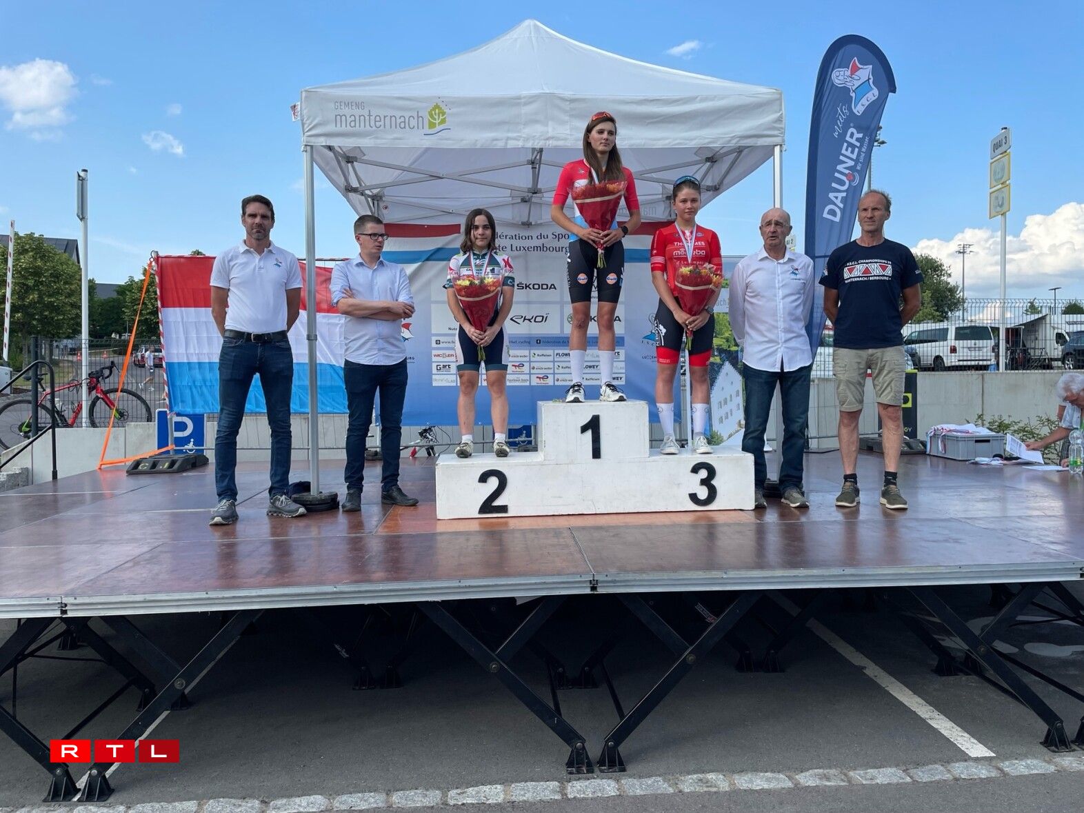 De Podium vun den Debutant-Meedercher