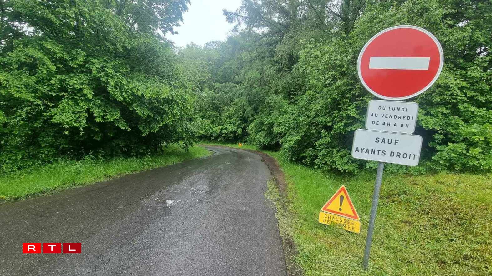 Dans le sens Rédange-Belvaux, la circulation est interdite les matins entre 4 et 9h, du lundi au vendredi.