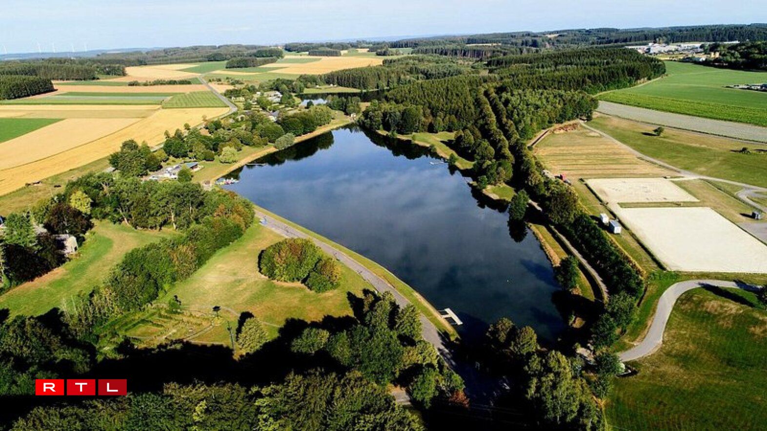 Le lac de Weiswampach photographié à l'aide d'un drone