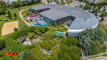 A look from even further away should clear up the situation.