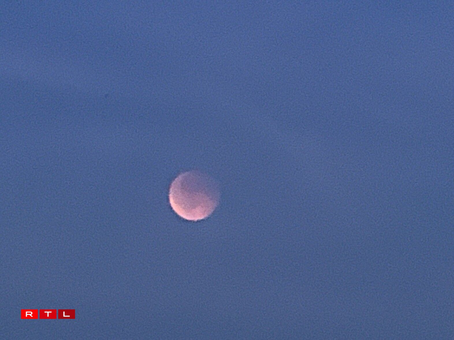 Tëscht der Fiels a Chrëschtnech (Handy)/Liette Maertz