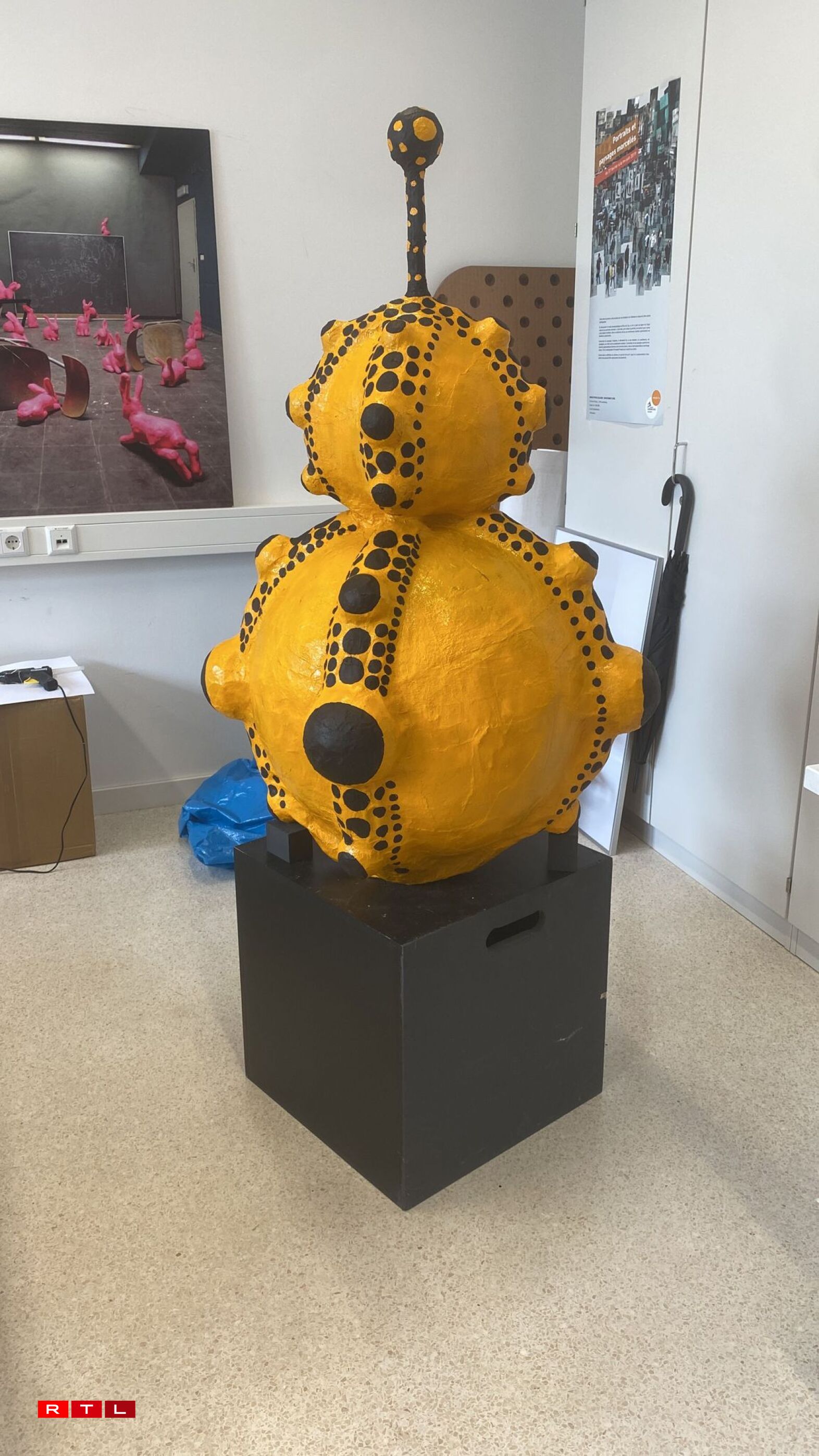 Wierker vum Konscht Departement vum Athenée de Luxembourg.